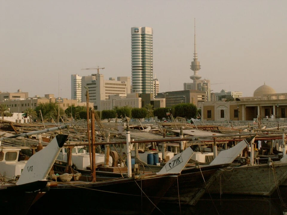 Kuwait Limits Work Permits for Expats Over 60 Without Degrees