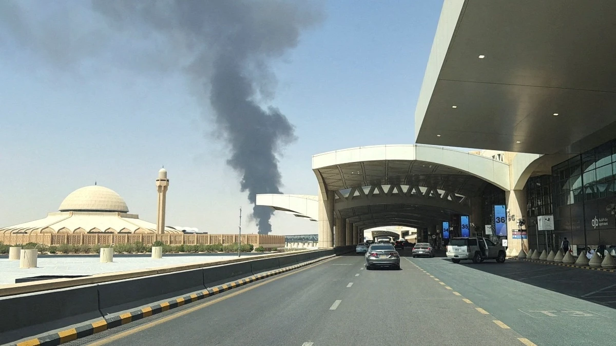 Riyadh Airport Hit by Houthi Missiles as Iran Issues High-Stakes Ultimatum