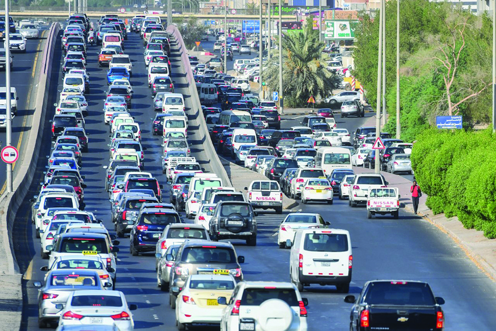 Kuwait Schools Reopen: Massive Traffic Jams and Fines for Parents