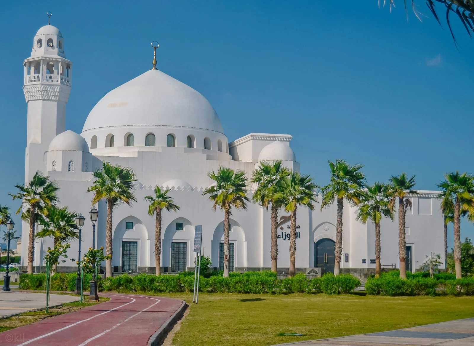 Oman to hire 10000 Bangladeshi workers for farming and fishing