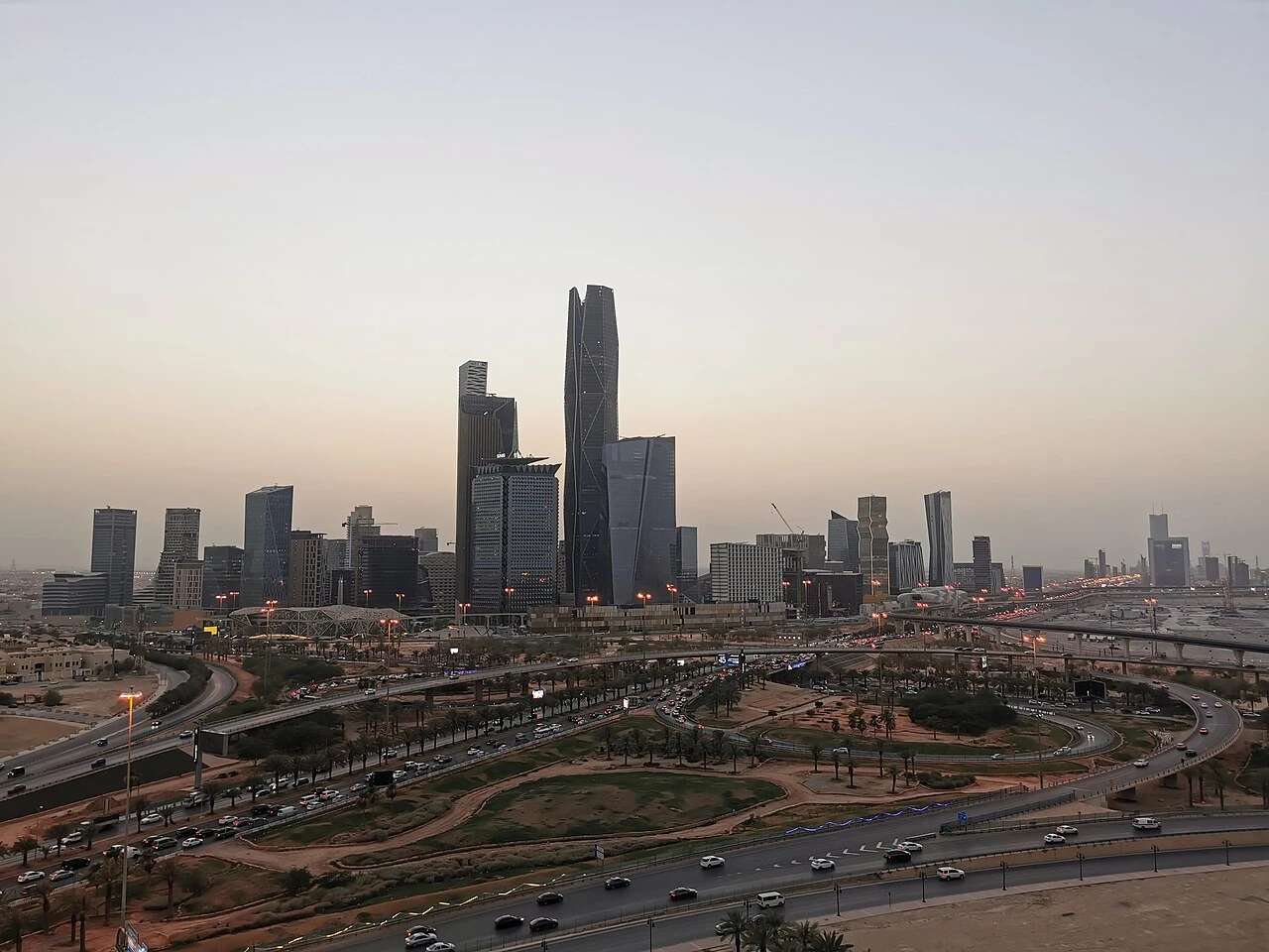 Saudi Arabia Announces New 35000 Riyal Salary Rule for Premium Residency